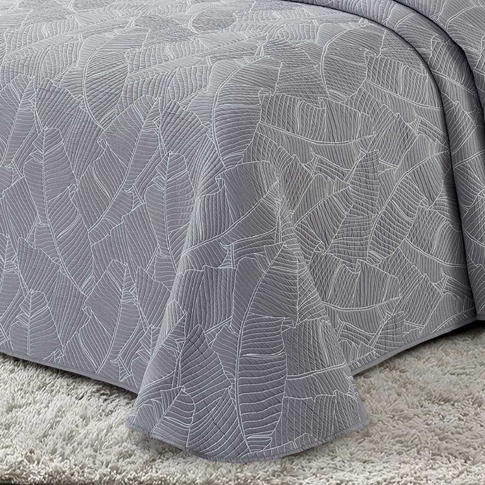 cubre cama de verano gris