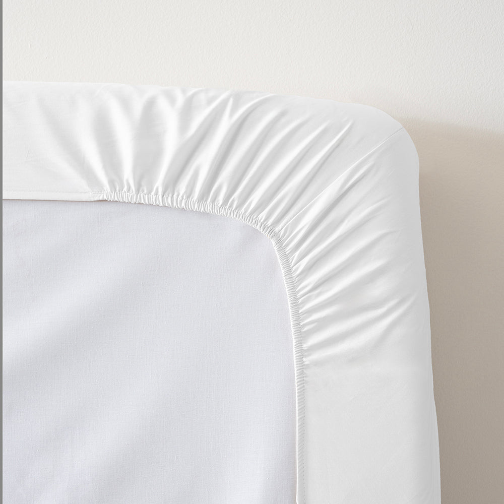 Bajera para cama articulada doble confeccionada en percal de algodón 200 hilos BLANCO con estructura en forma de H.