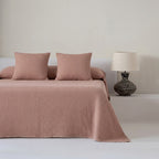 Colcha de cama en tejido WAFFLE con textura nido de abeja, transpirable y agradable al tacto.
