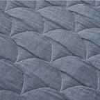 Colcha reversible gris de peso ligero ideal para primavera y verano.