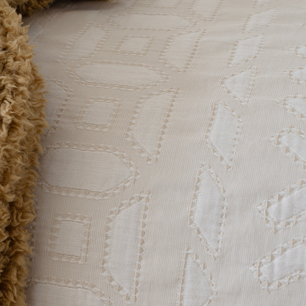 Funda nórdica beige de lino y algodón con diseño elegante y cierre de botones