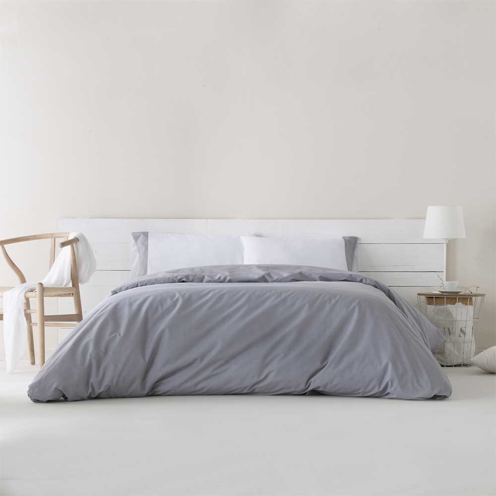 Ropa de cama GRIS de algodón orgánico con funda nórdica, bajera ajustable y fundas de almohada coordinadas en todas las medidas.