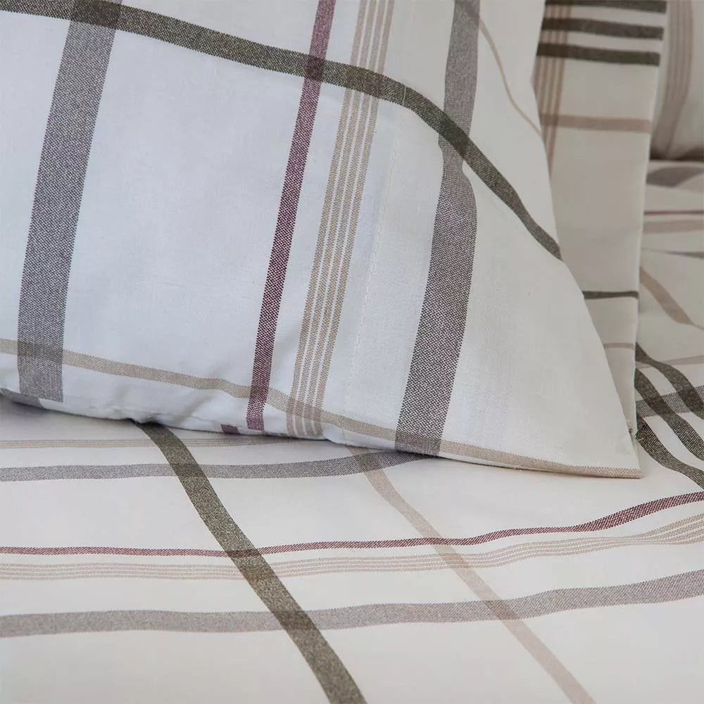 Ropa de cama en percal de algodón 200 hilos beige con textura suave y gran durabilidad.