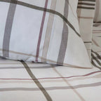 Ropa de cama en percal de algodón 200 hilos beige con textura suave y gran durabilidad.
