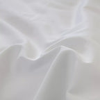 Ropa de cama blanca de algodón egipcio de 300 hilos con funda nórdica, bajera ajustable y fundas de almohada.

