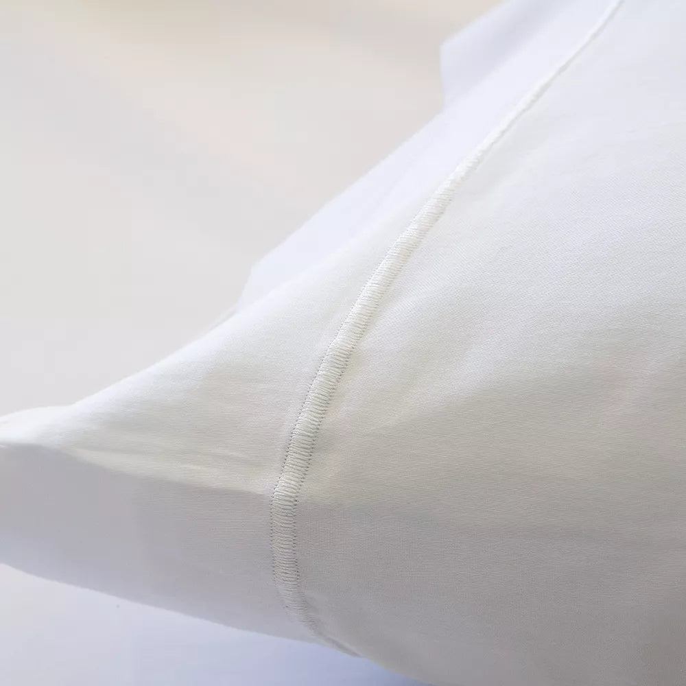 Ropa de cama blanca de algodón egipcio de 400 hilos con funda nórdica, bajera ajustable y fundas de almohada.