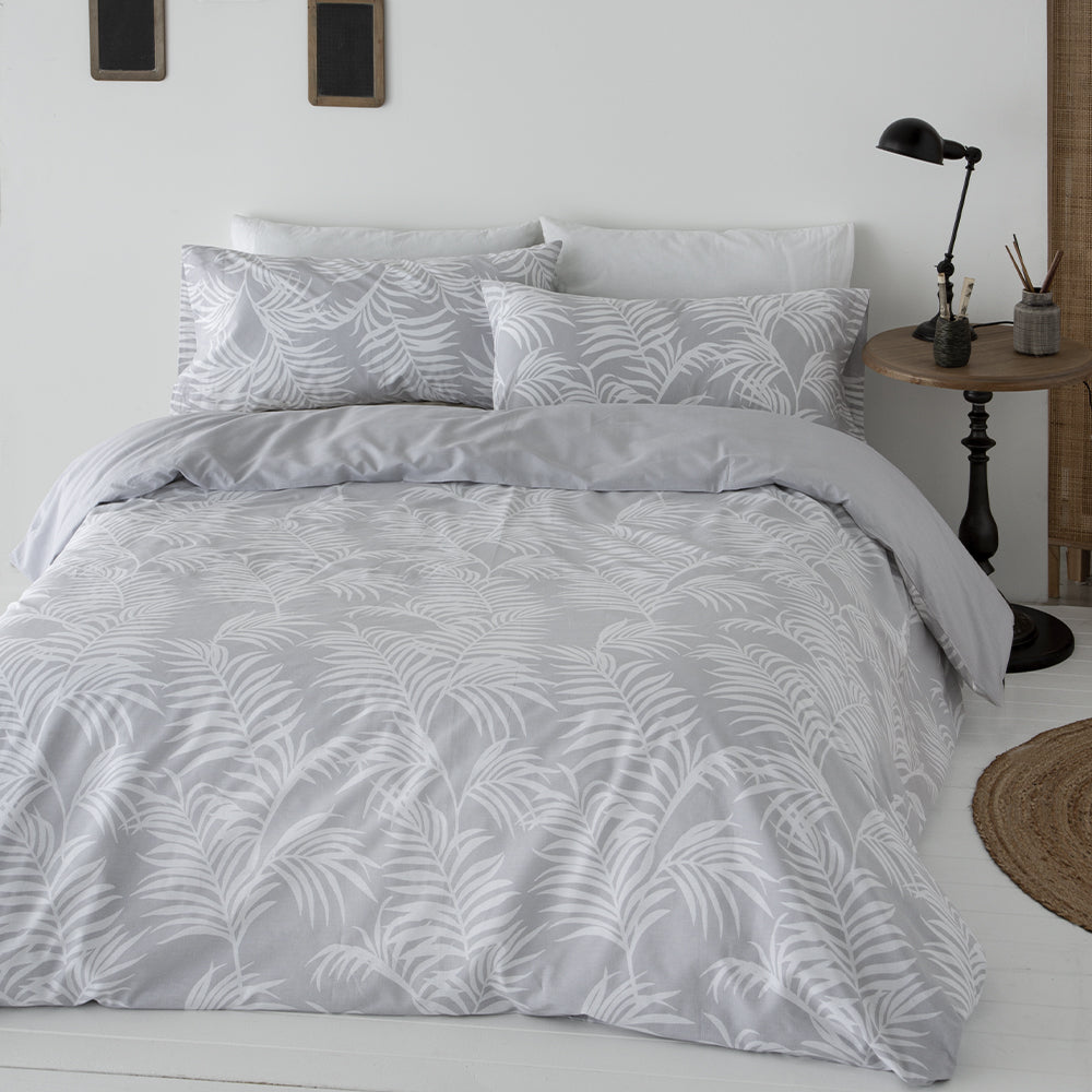 Conjunto de ropa de cama GRIS de algodón orgánico compuesto por funda nórdica, sábana bajera y fundas de almohada para todas las medidas de cama.