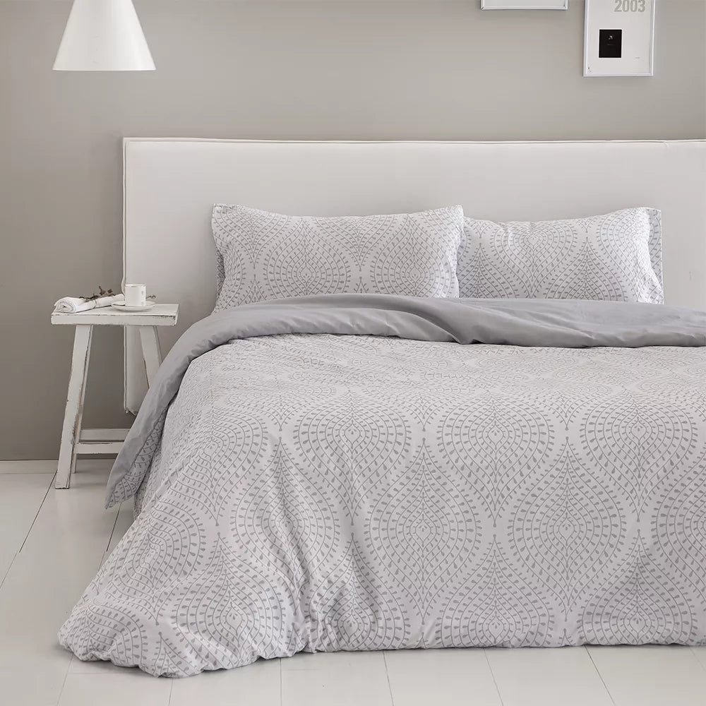 Funda para edredón nórdico de tejido poliéster-algodón confortable y duradero.