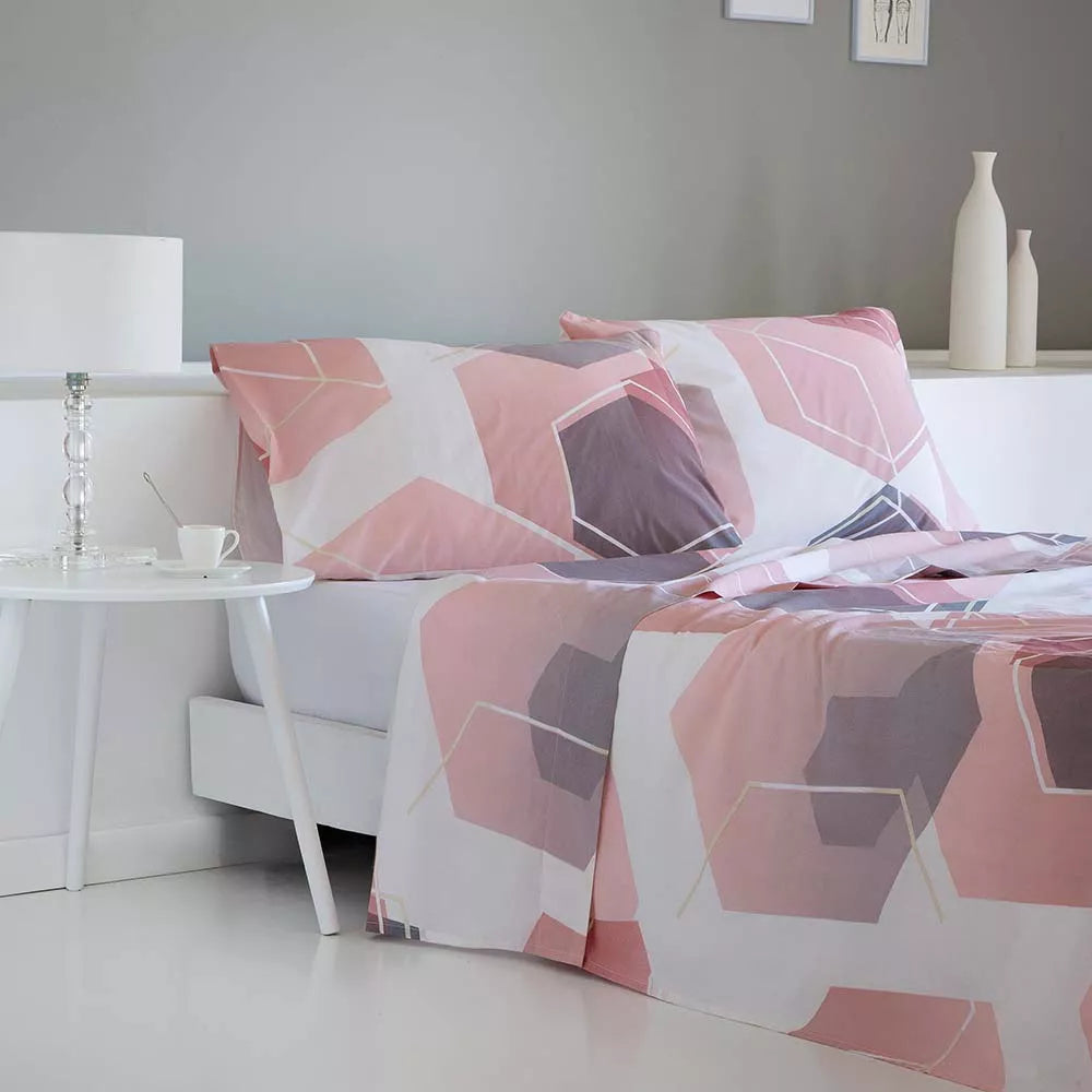 Ropa de cama rosa de poliéster y algodón con tejido transpirable, fácil planchado y textura confortable para todas las estaciones del año.
