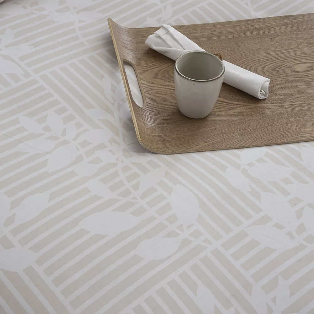 Juego completo de sábanas beige de poliéster y algodón, compuesto por sábana encimera, bajera ajustable y funda de almohada, suave y resistente para uso diario.