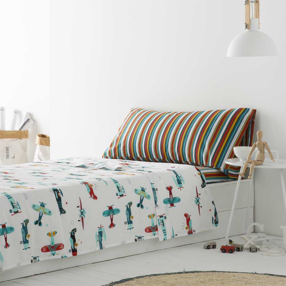 Juego de cama infantil en color MULTICOLOR elaborado en poliéster y algodón, con textura suave, gran durabilidad y secado rápido