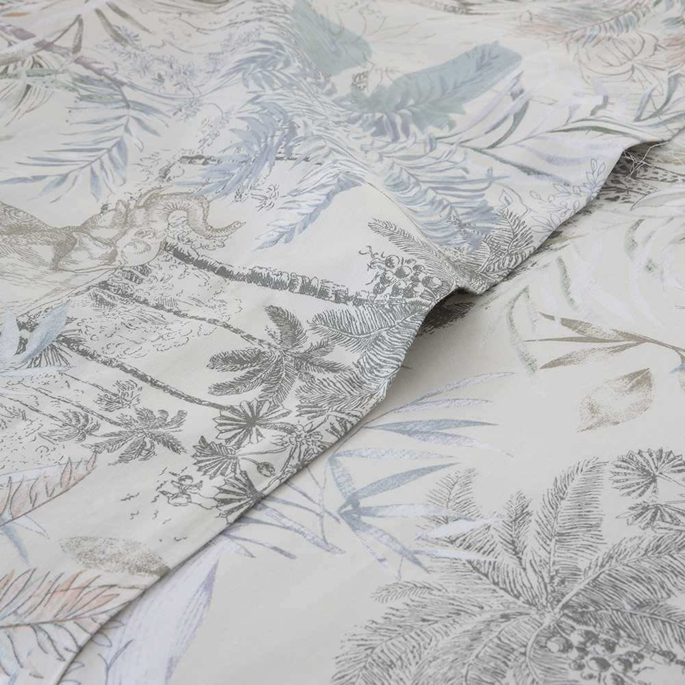 Sábanas de satén de algodón 200 hilos en color beige con encimera estampada y bajera ajustable lisa, elegantes, frescas y confortables para el descanso diario.
