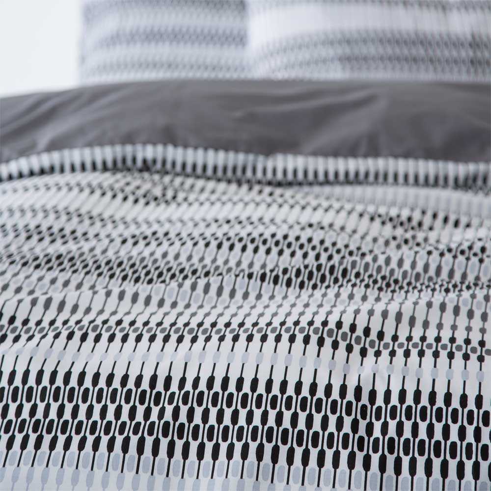 Sábanas beige de poliéster-algodón con juego completo de cama, tejido confortable, fácil planchado y acabado duradero para cualquier dormitorio.
