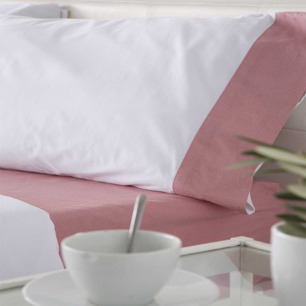 Sábanas lisas color blanco confeccionadas en algodón orgánico de alta calidad, suaves al tacto y adaptadas para todas las estaciones.