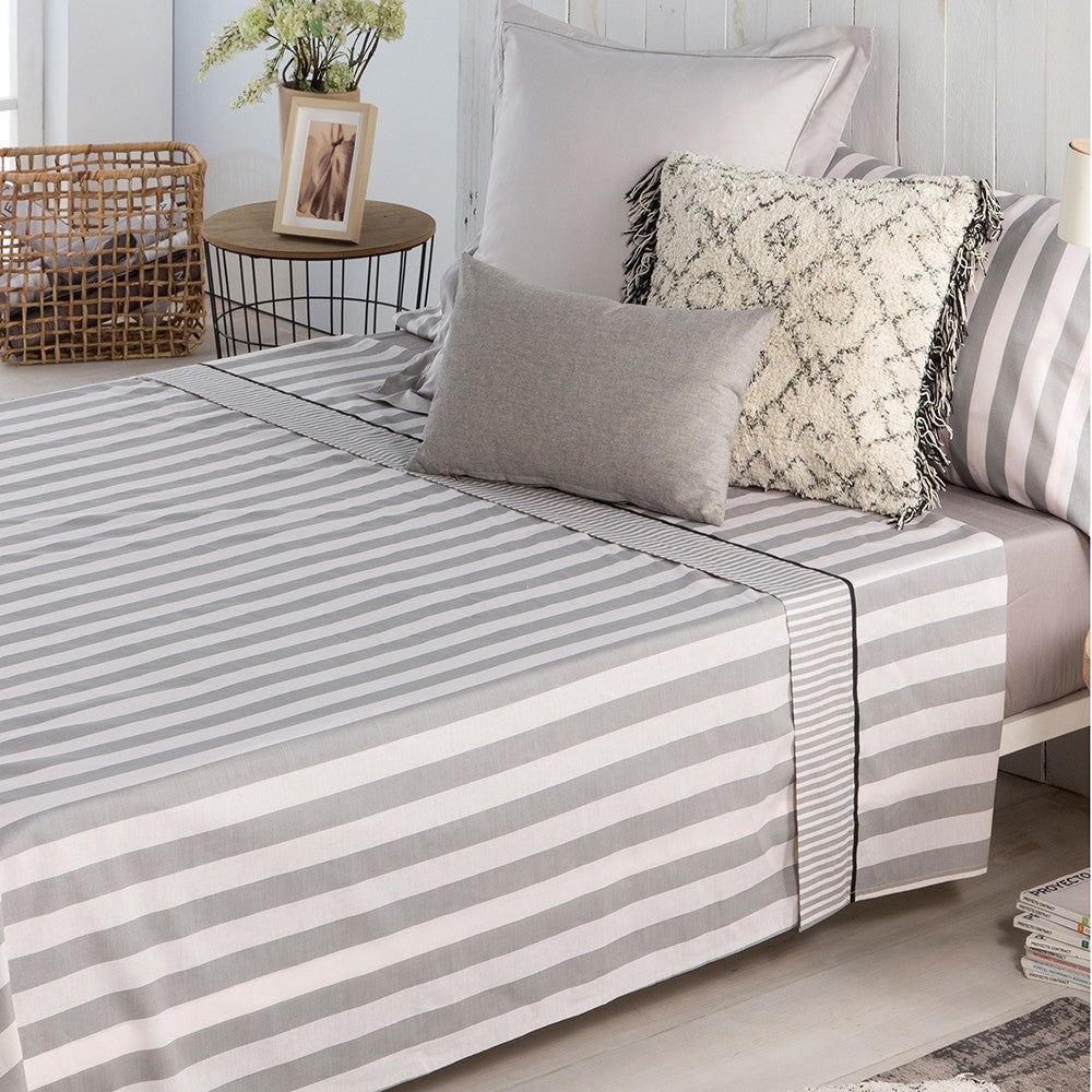 Sábanas lisas beige de algodón percal 180 hilos, con tejido resistente, transpirable y de aspecto natural y elegante.