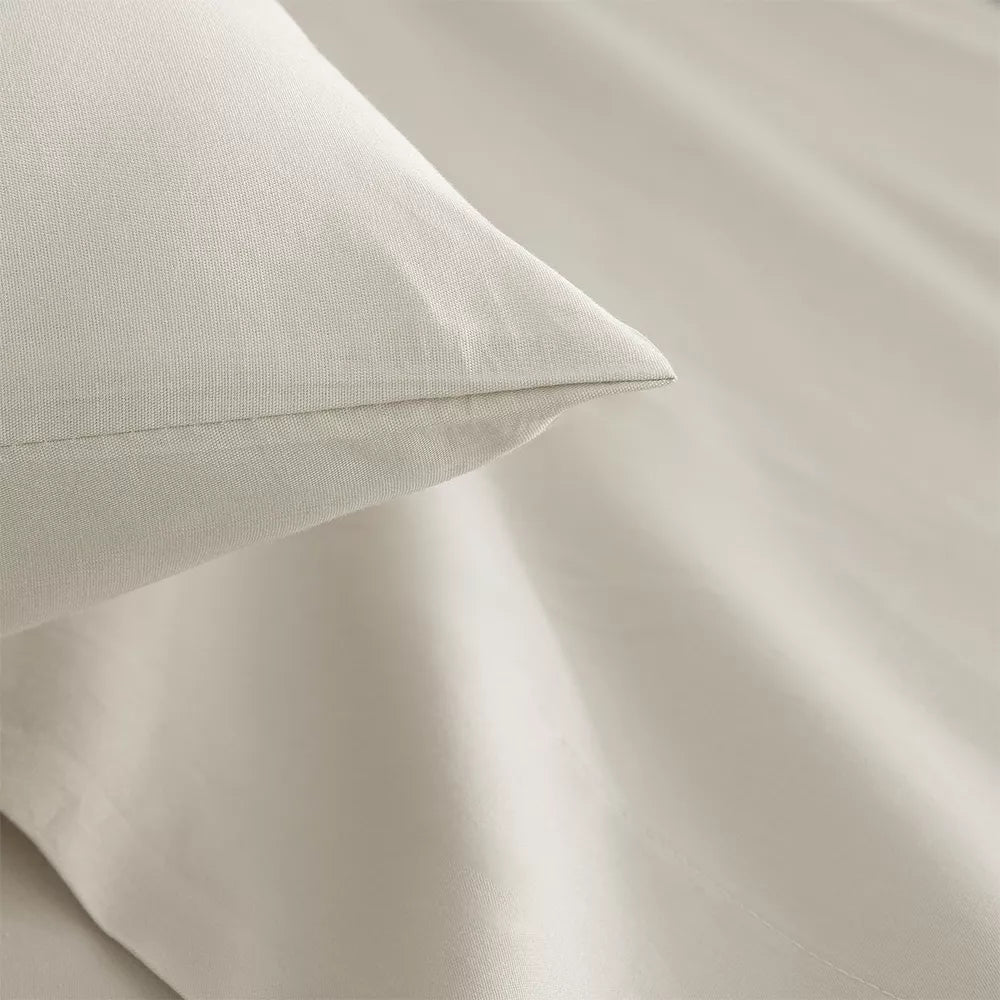 Sábanas de percal de algodón BEIGE de 200 hilos con superficie lisa, tacto agradable y estilo atemporal para cualquier dormitorio.