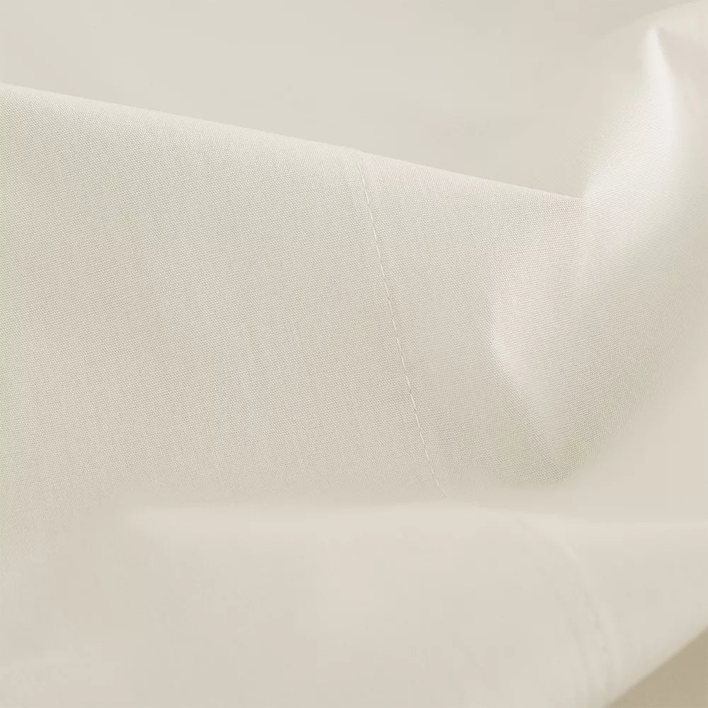 Conjunto de ropa de cama BEIGE confeccionado en percal de algodón de 200 hilos, con acabado mate y gran transpirabilidad.