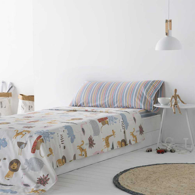 Juego de sábanas infantil de percal algodón multicolor con diseño alegre y suave tacto, ideal para dormitorios infantiles modernos y confortables.