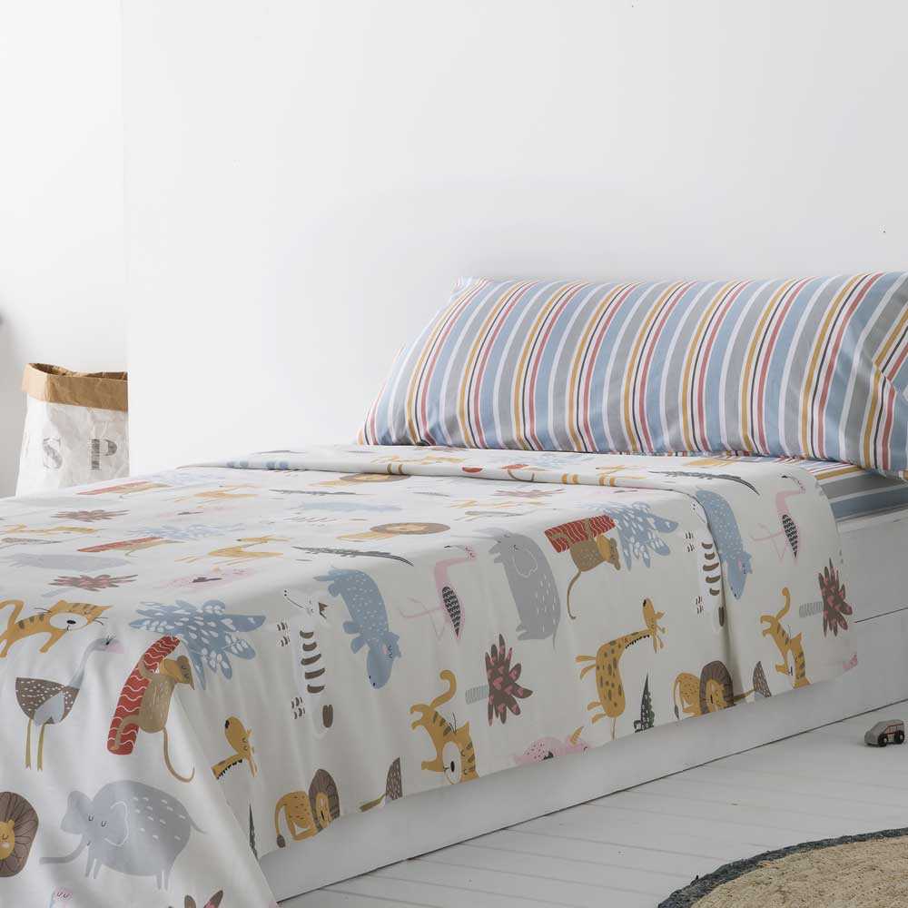 Juego de cama infantil confeccionado en percal de algodón multicolor, tejido suave y fresco para un descanso cómodo durante todo el año.