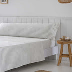Juego de cama beige de percal algodón 200 hilos, diseñado para ofrecer frescura, suavidad y comodidad durante todo el año.
