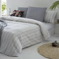 Ropa de cama GRIS de algodón orgánico, diseñada para ofrecer comodidad y bienestar durante el descanso.