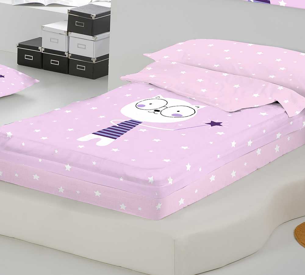 Saco nórdico con relleno integrado y cierre de cremallera, ideal para camas infantiles.