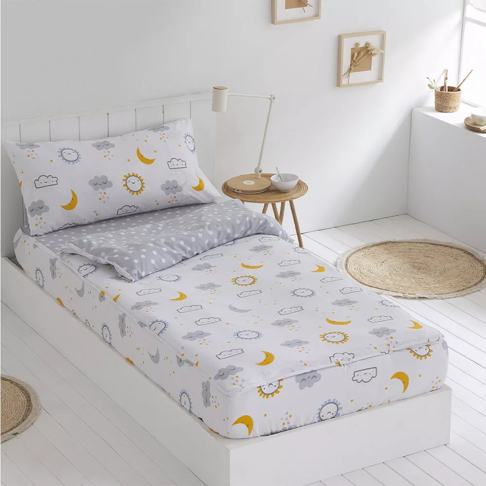 Saco nórdico infantil de algodón-poliéster con cremallera, perfecto para mantener la cama siempre ordenada y confortable.